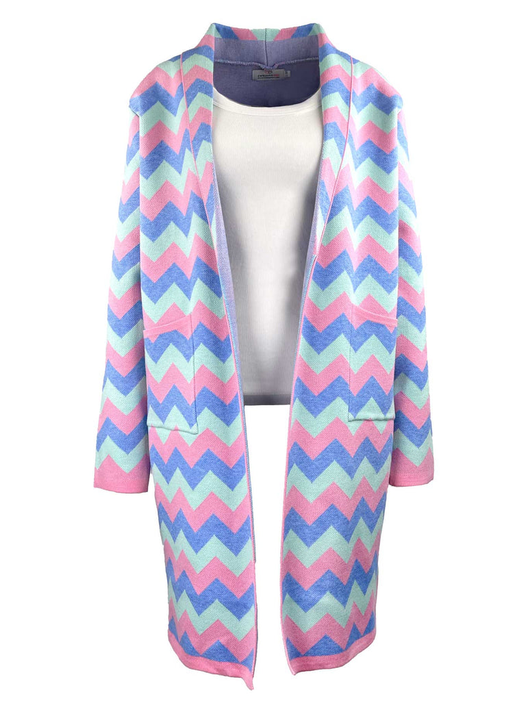 Strickjacke, Zickzack Muster, rosa mit blau, Ansicht vorne
