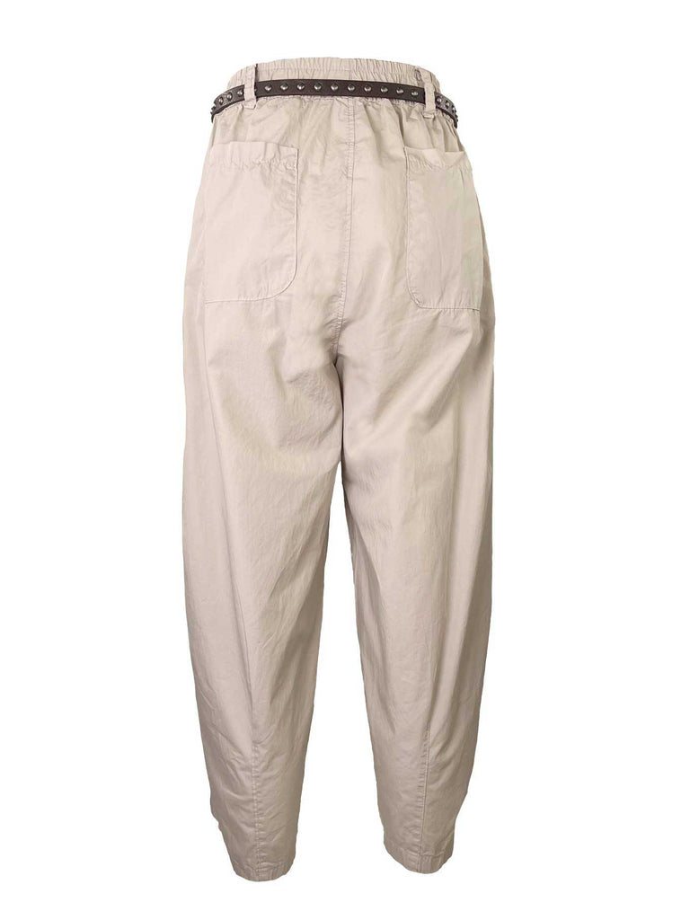 Hose mit Gürtel beige weite Passform Ansicht hinten
