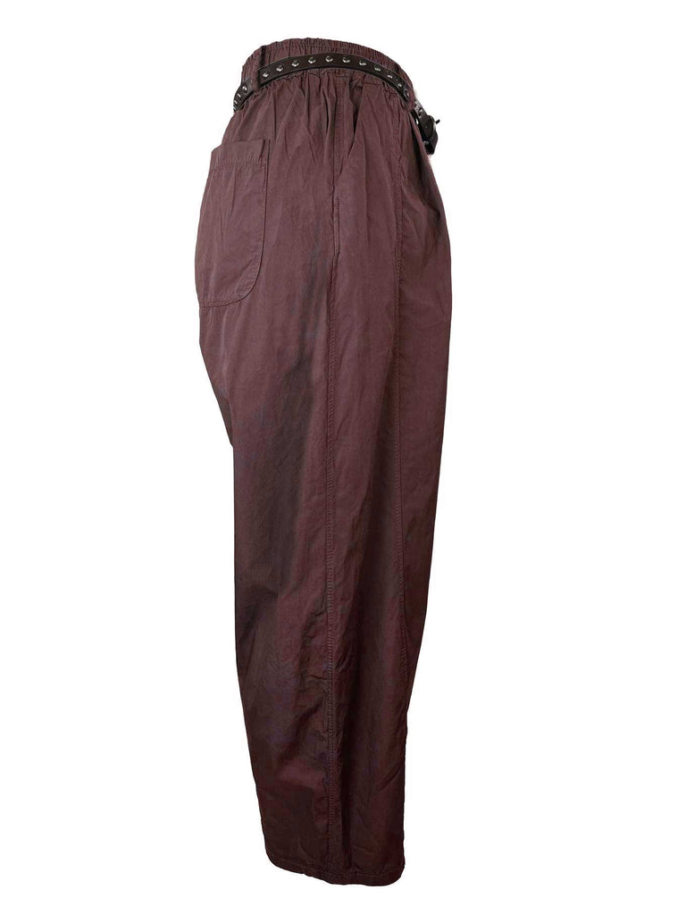 Hose mit Gürtel burgund, Ansicht Seite
