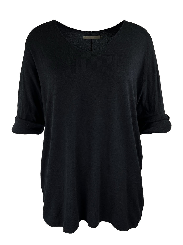 Pullover Jenna schwarz gekrempelter Arm Ansicht vorn 