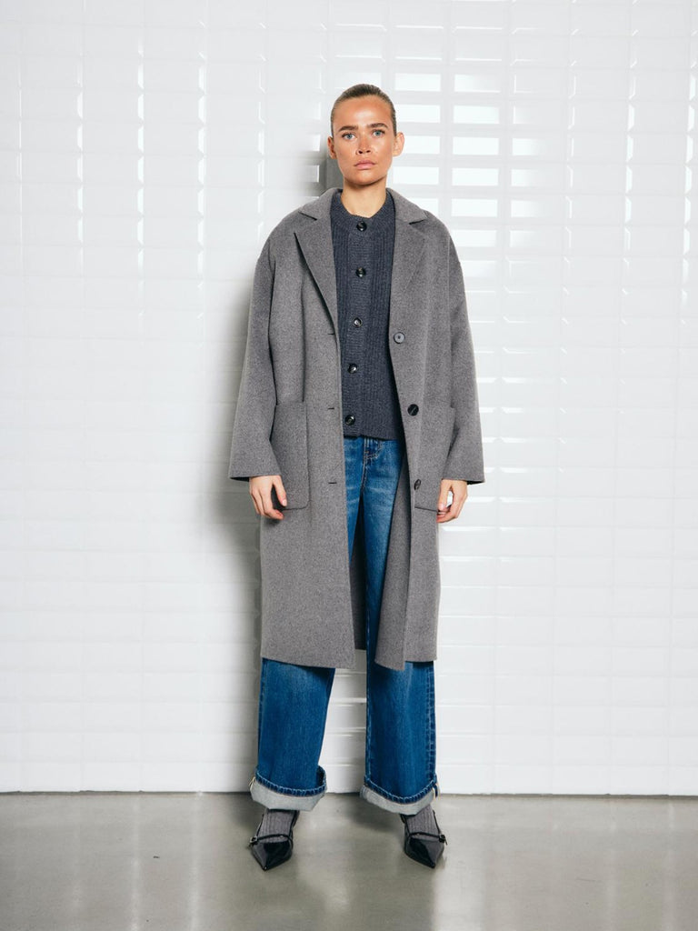 Mantel Celine grey melange, Trage-Ansicht vorn