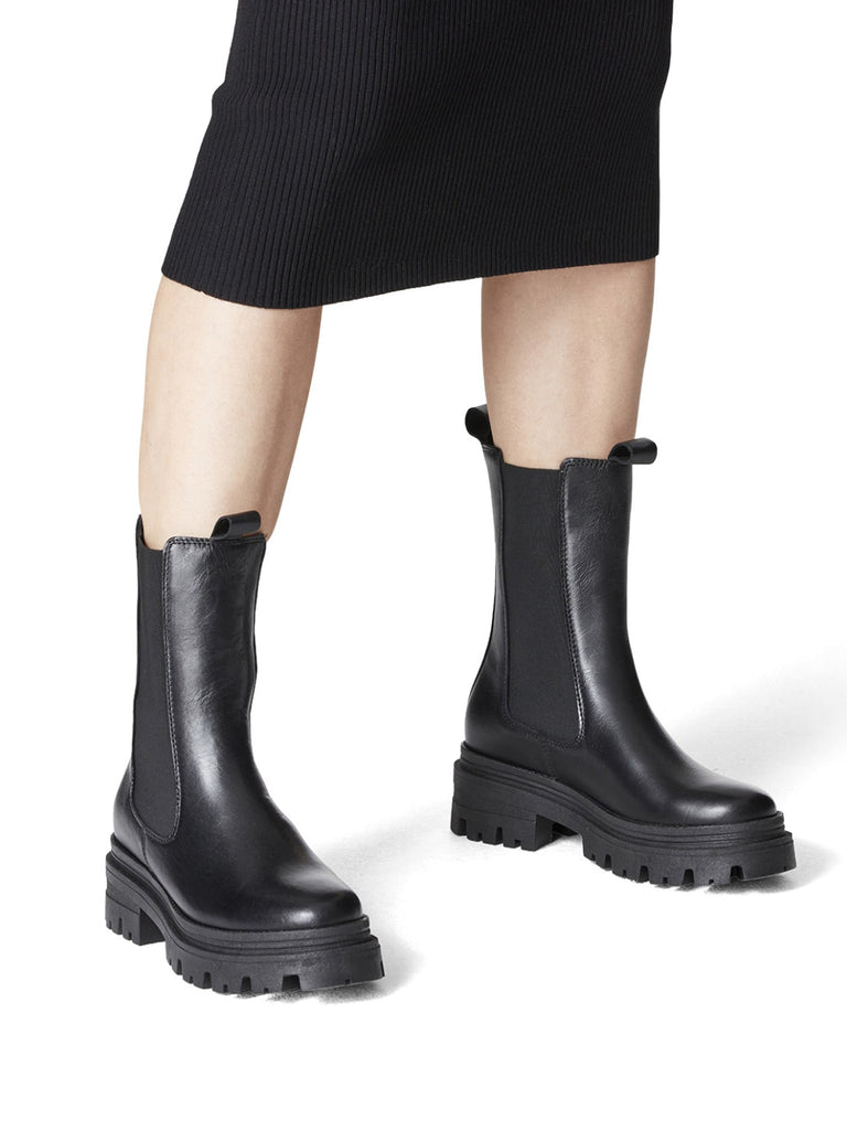 Chelsea Boot black leather, Trage-Ansicht 