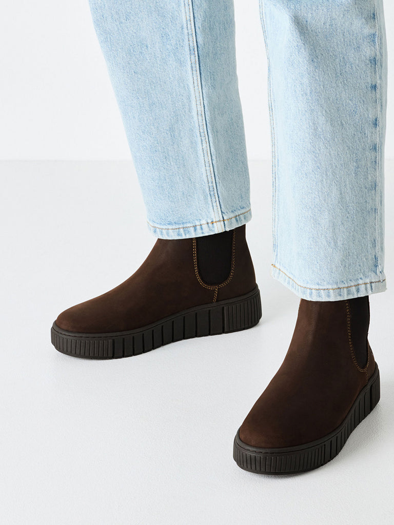 Chelsea Boot brown, Trage-Ansicht Paar 
